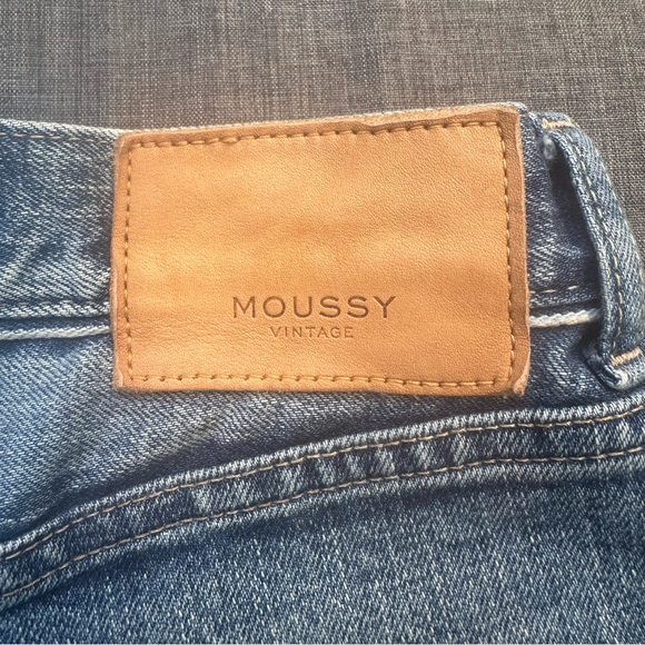 MOUSSY VINTAGE EVELYN CROPPED STRAIGHT-HI
Size 25 inseam 29”
Made in JAPAN - Picture 2 of 12